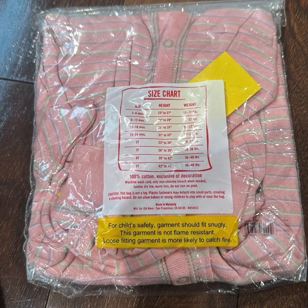 Old navy Girls sleep set size 3t new